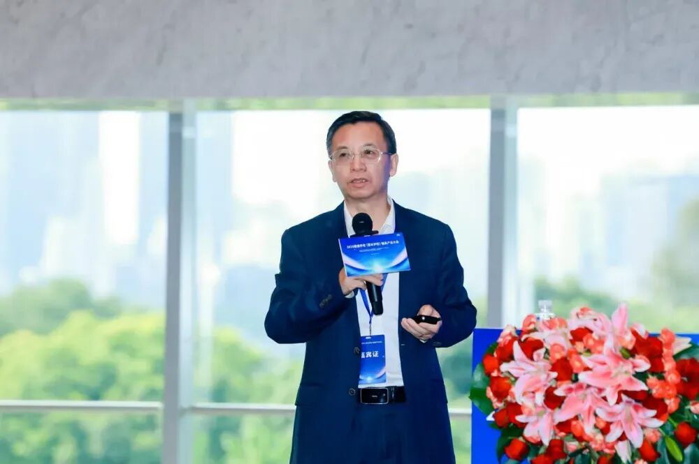 上海市康復(fù)器具協(xié)會(huì)會(huì)長喻洪流