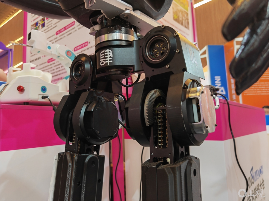 行者二號胯部電機驅動